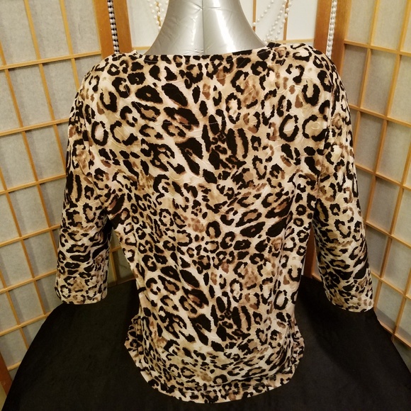 Woman's Top - Picture 3 of 5